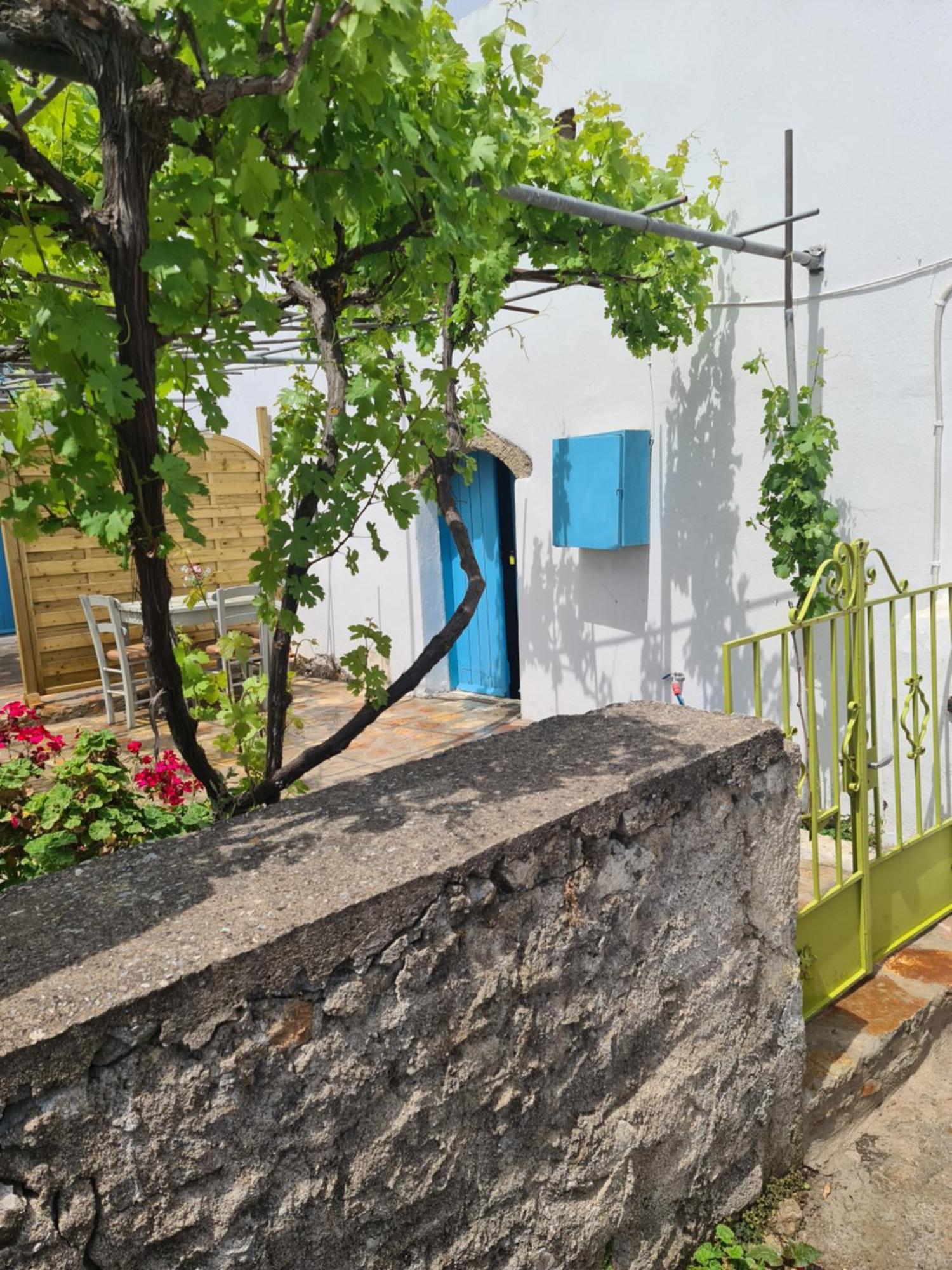 Kamaraki Aroniadika Apartment Kythira Town Bagian luar foto